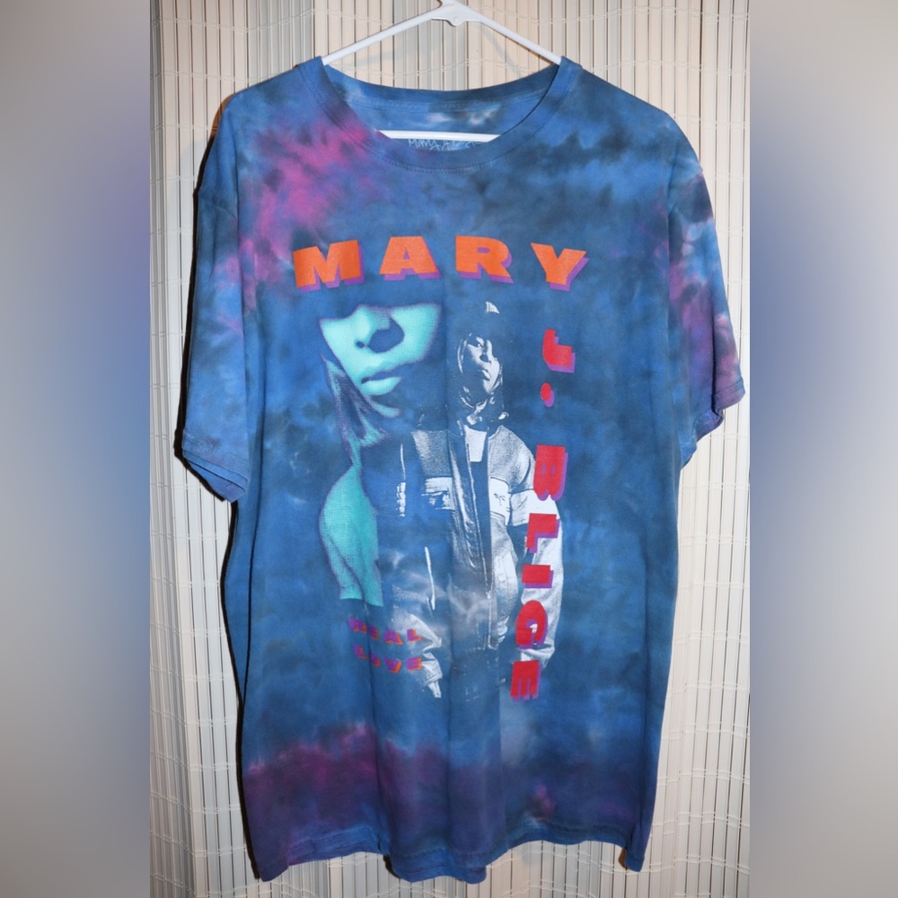 Mary J. Blige Oversized Tie Dye Graphic Tee